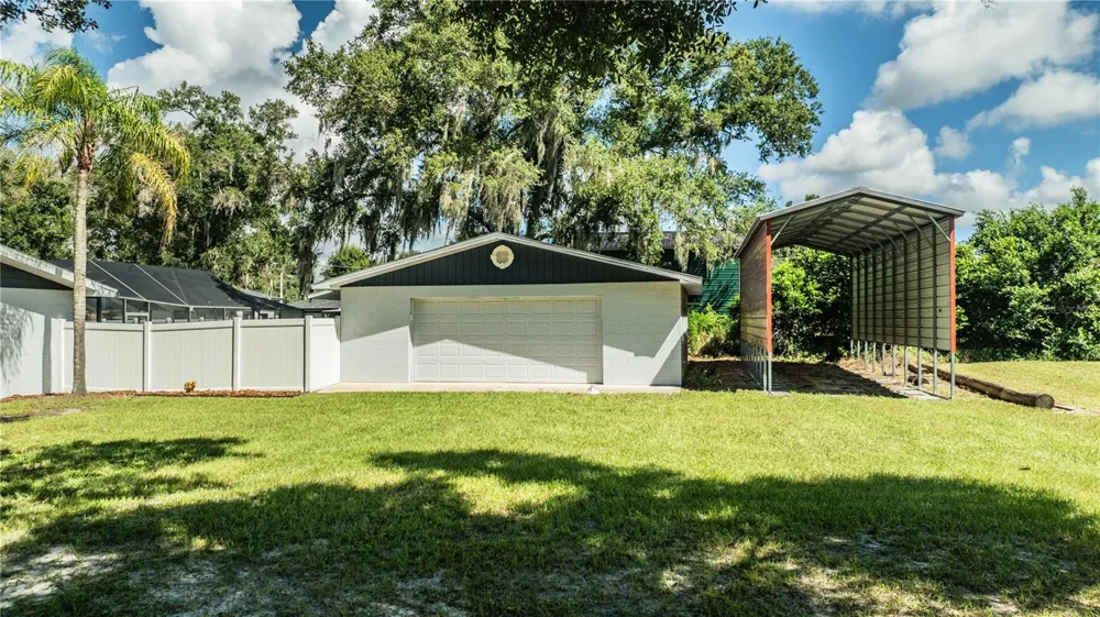 2217 WELLS ROAD Auburndale, FL 33823