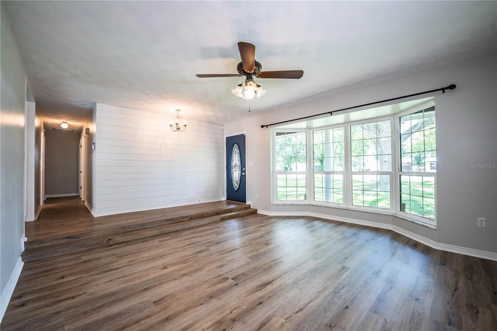 2217 WELLS ROAD Auburndale, FL 33823