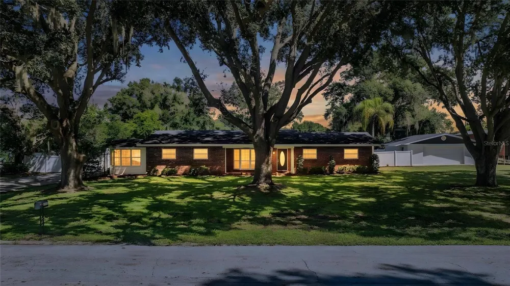 2217 WELLS ROAD Auburndale, FL 33823
