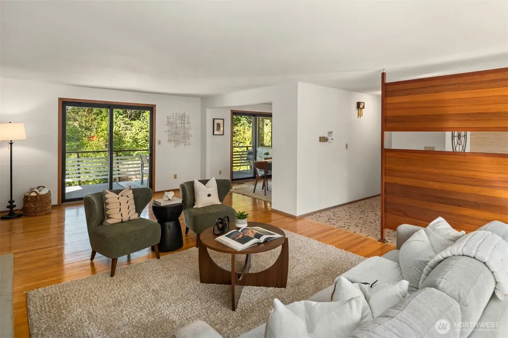 5203 111th Avenue NE Kirkland, WA 98033