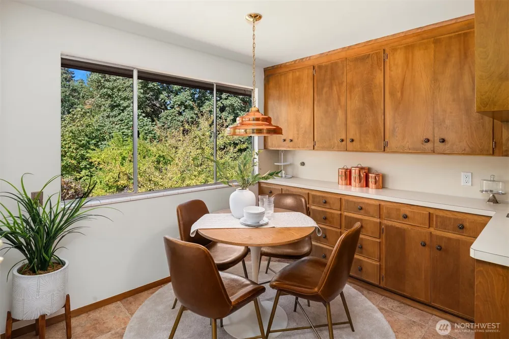 5203 111th Avenue NE Kirkland, WA 98033
