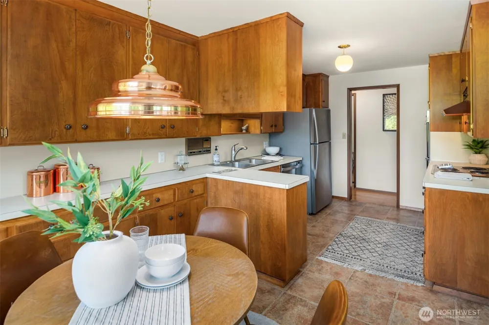 5203 111th Avenue NE Kirkland, WA 98033