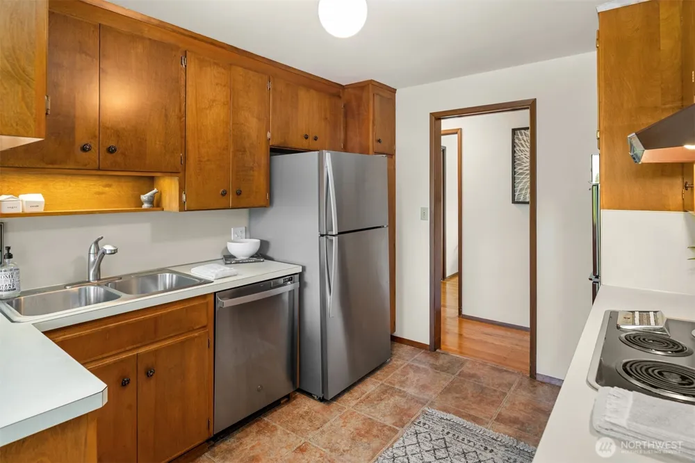 5203 111th Avenue NE Kirkland, WA 98033
