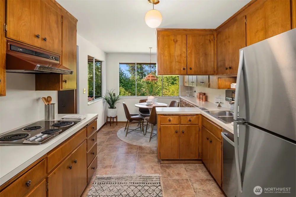 5203 111th Avenue NE Kirkland, WA 98033