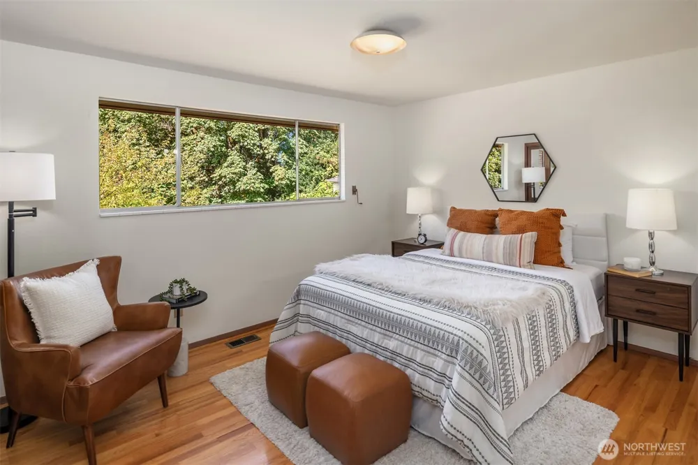 5203 111th Avenue NE Kirkland, WA 98033