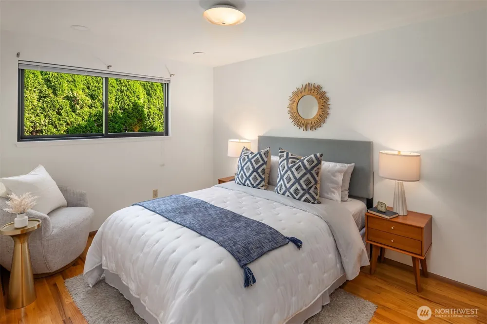 5203 111th Avenue NE Kirkland, WA 98033