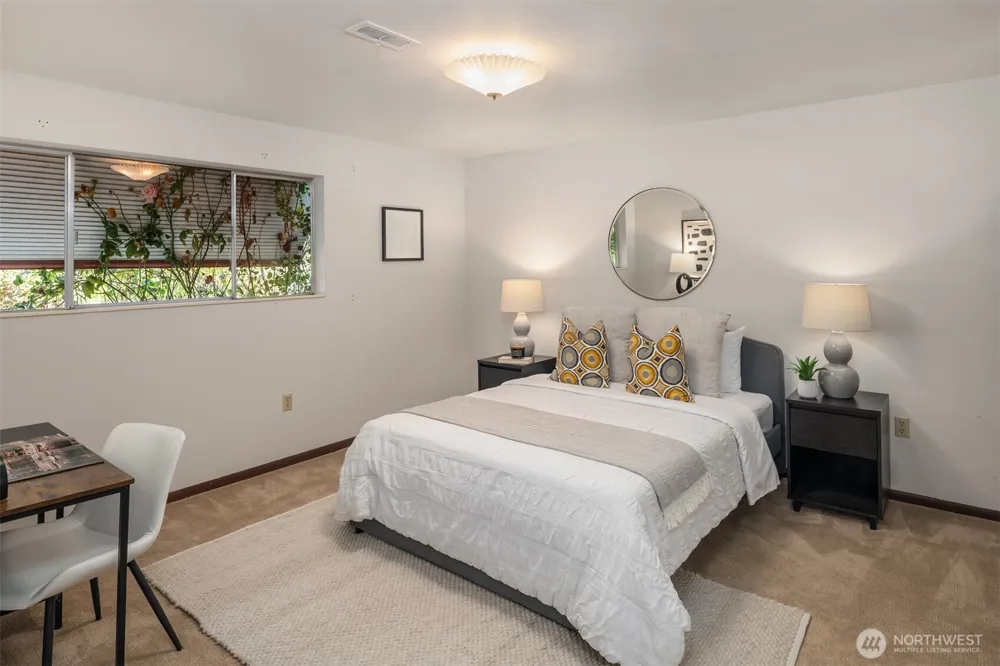 5203 111th Avenue NE Kirkland, WA 98033