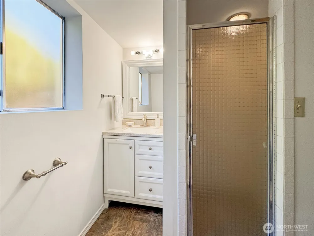 5203 111th Avenue NE Kirkland, WA 98033