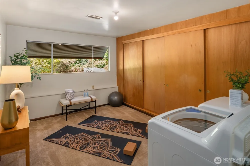 5203 111th Avenue NE Kirkland, WA 98033