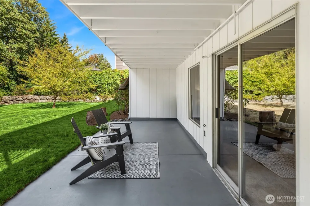 5203 111th Avenue NE Kirkland, WA 98033