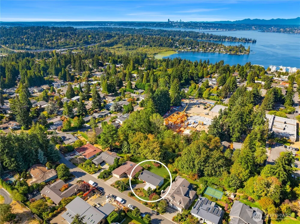 5203 111th Avenue NE Kirkland, WA 98033