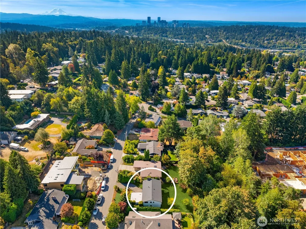 5203 111th Avenue NE Kirkland, WA 98033