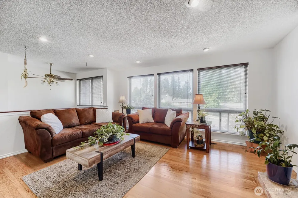 29712 39th Place S Auburn, WA 98001
