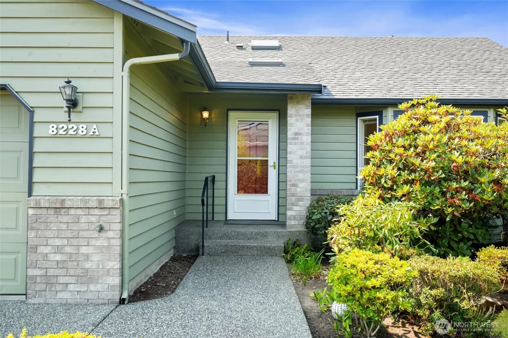 8228 226th Street SW #A/B Edmonds, WA 98026