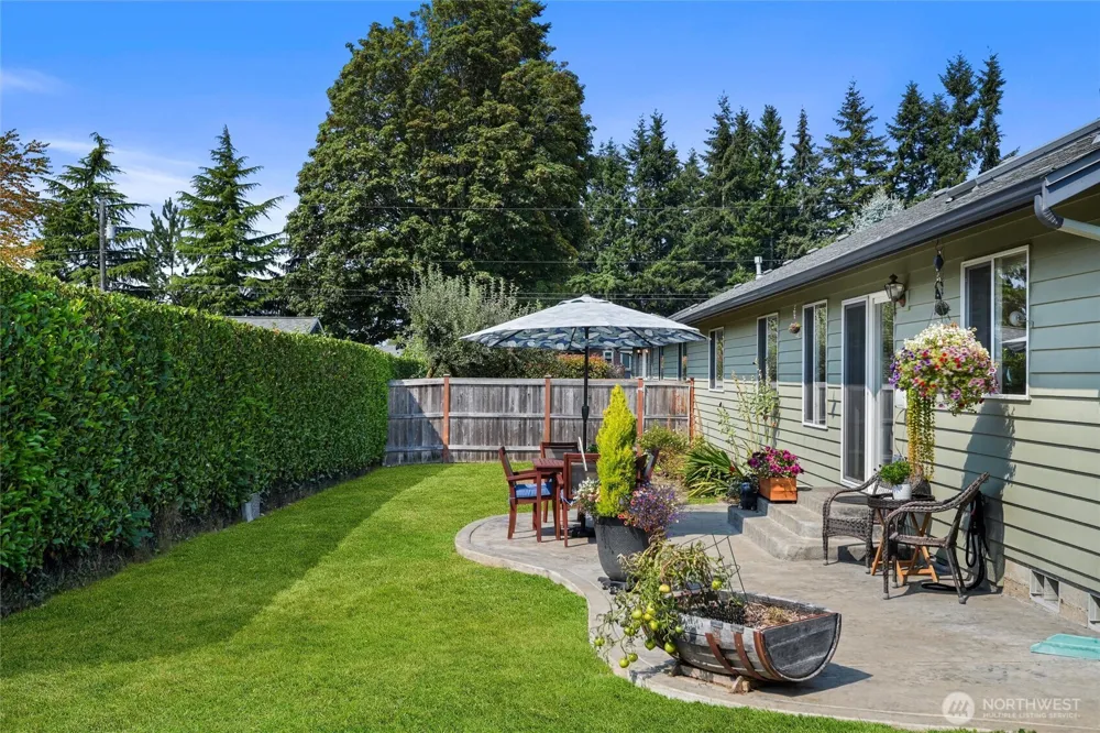 8228 226th Street SW #A/B Edmonds, WA 98026
