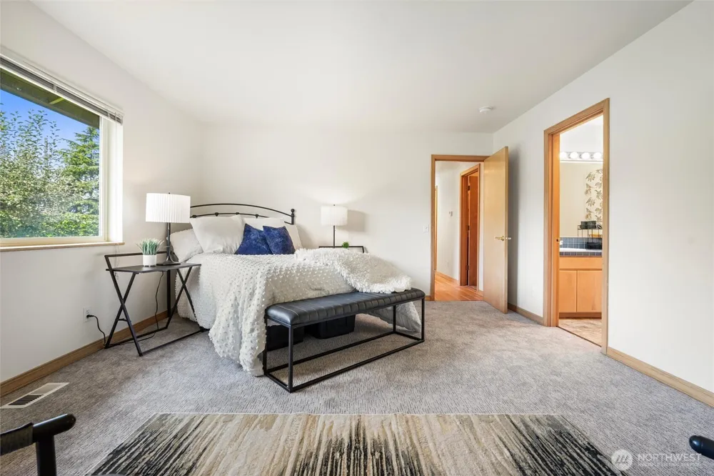 8228 226th Street SW #A/B Edmonds, WA 98026