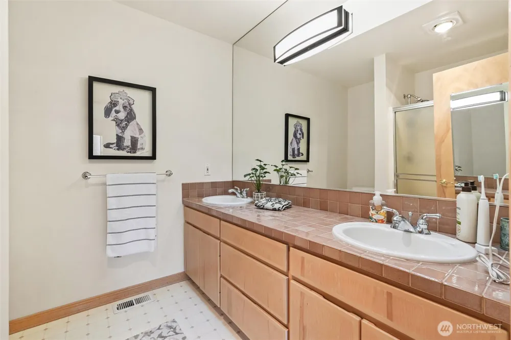 8228 226th Street SW #A/B Edmonds, WA 98026