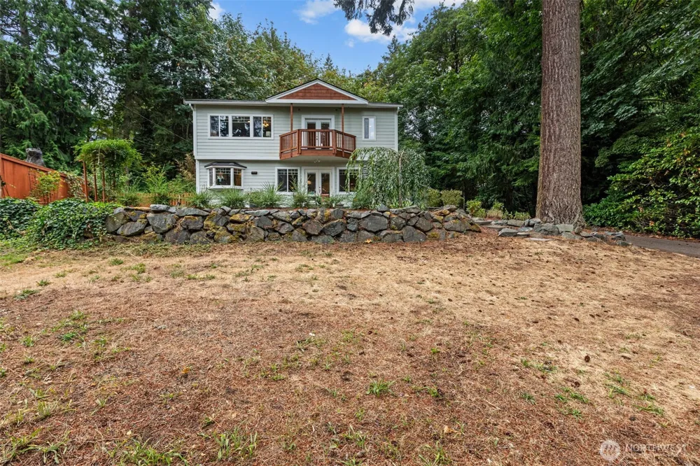 16931 SE Newport Way Bellevue, WA 98006