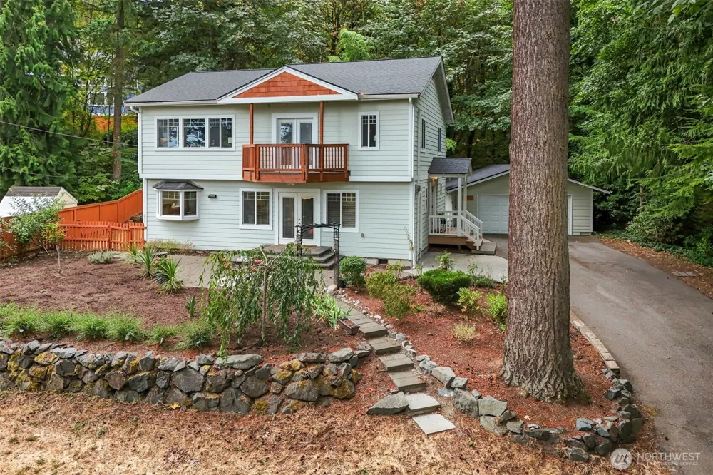 16931 SE Newport Way Bellevue, WA 98006