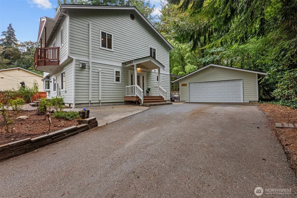 16931 SE Newport Way Bellevue, WA 98006