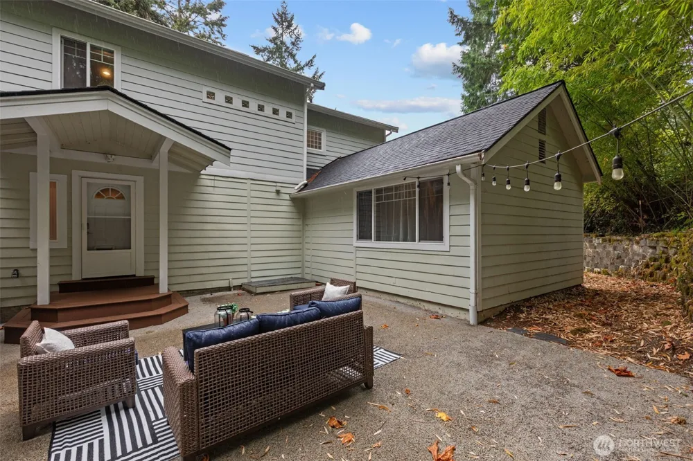 16931 SE Newport Way Bellevue, WA 98006