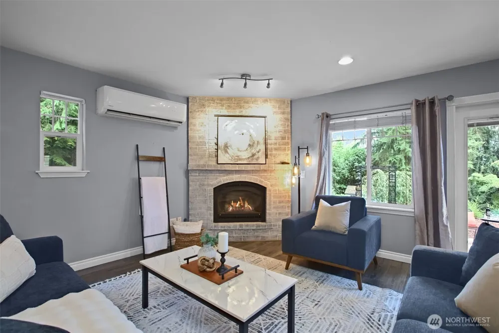 16931 SE Newport Way Bellevue, WA 98006