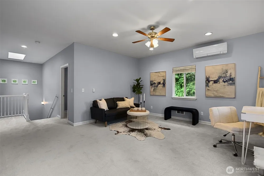 16931 SE Newport Way Bellevue, WA 98006