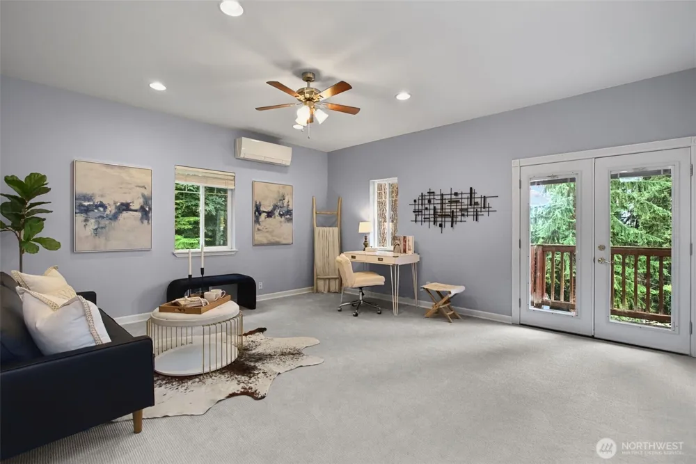 16931 SE Newport Way Bellevue, WA 98006