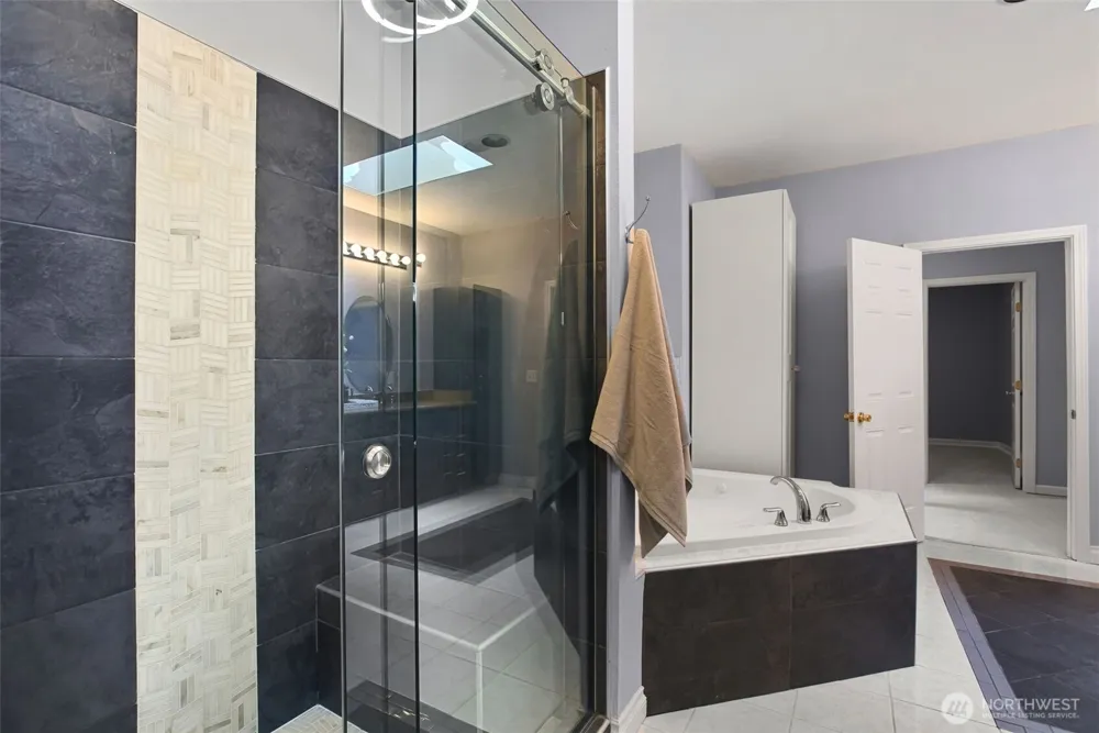 16931 SE Newport Way Bellevue, WA 98006
