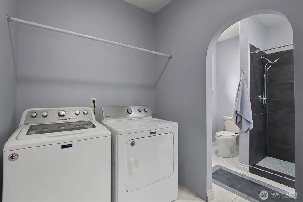 16931 SE Newport Way Bellevue, WA 98006