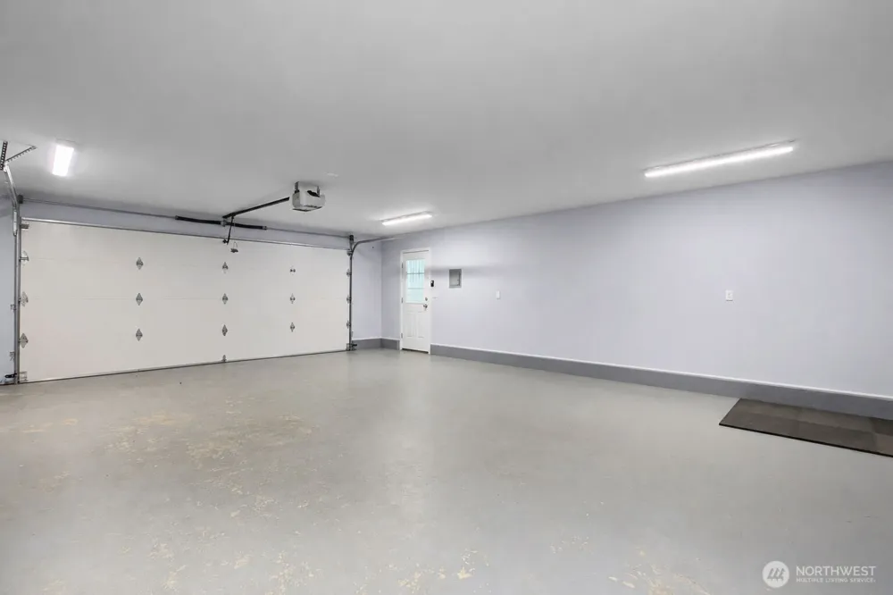 16931 SE Newport Way Bellevue, WA 98006
