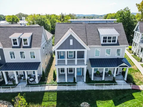 456 Herringbone Ct