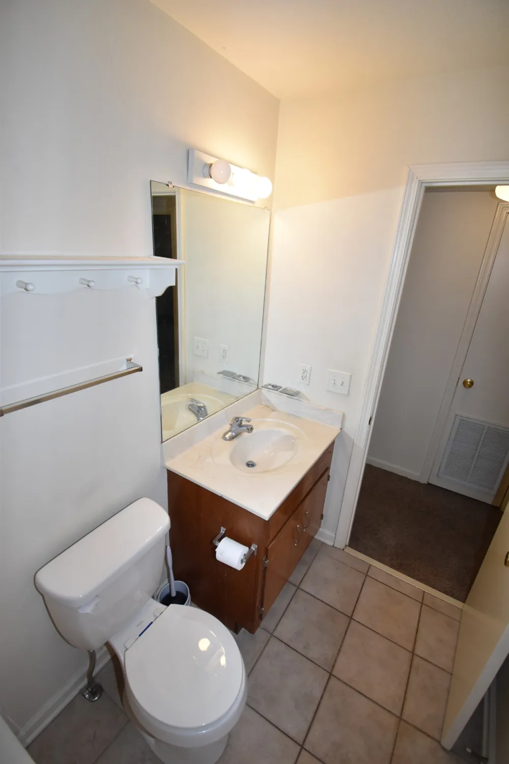 636 Robb Ave #B Clarksville, TN 37040