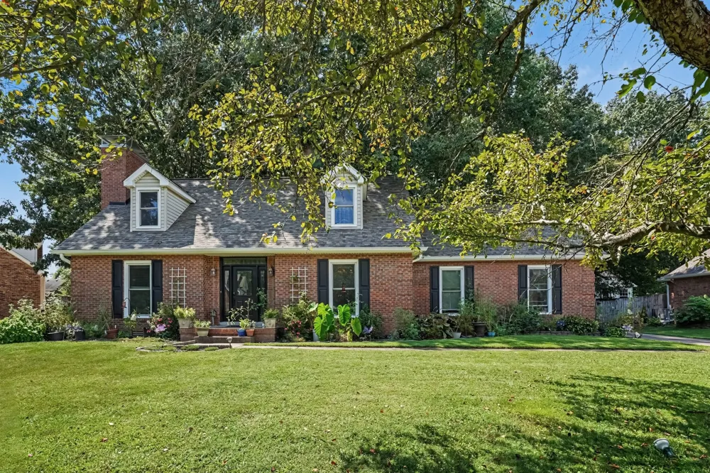 225 Longwood Ln Clarksville, TN 37043