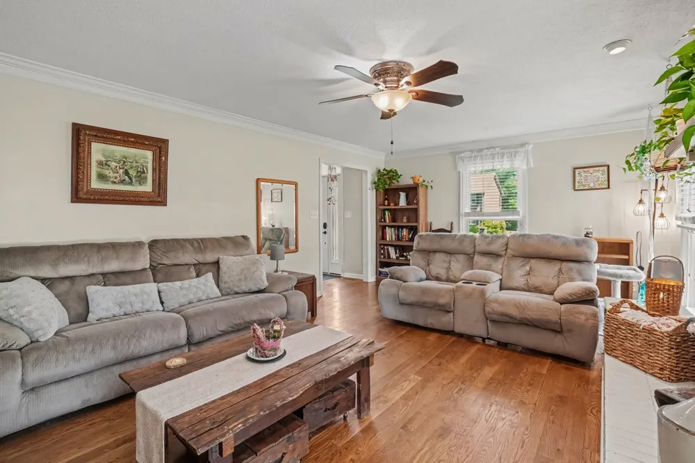 225 Longwood Ln Clarksville, TN 37043