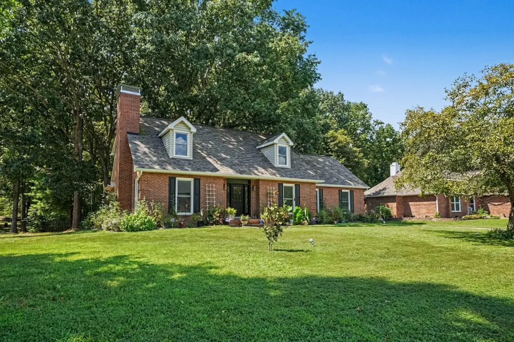 225 Longwood Ln Clarksville, TN 37043