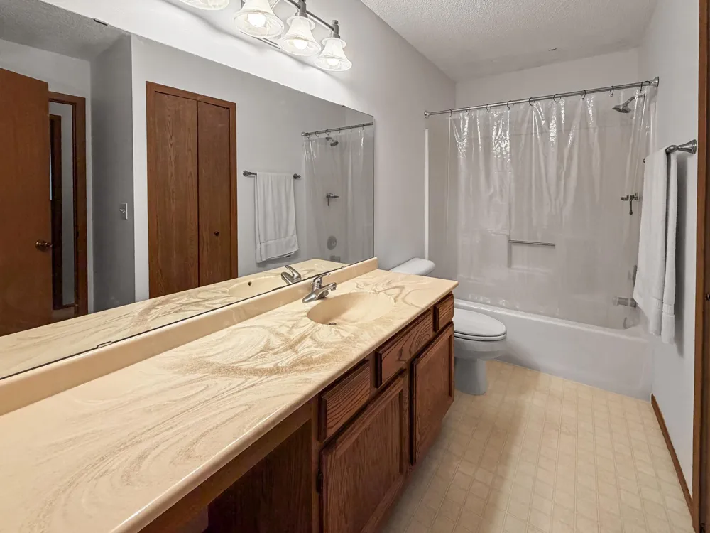 7486 Vinewood Court Maple Grove, MN 55311
