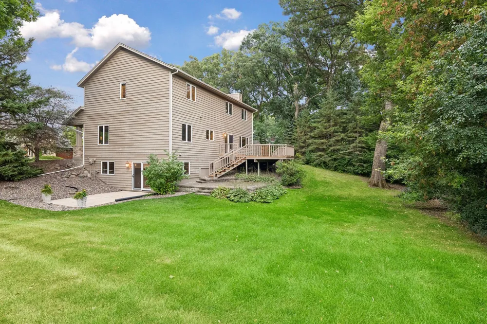 1929 Woodstone Drive Victoria, MN 55386