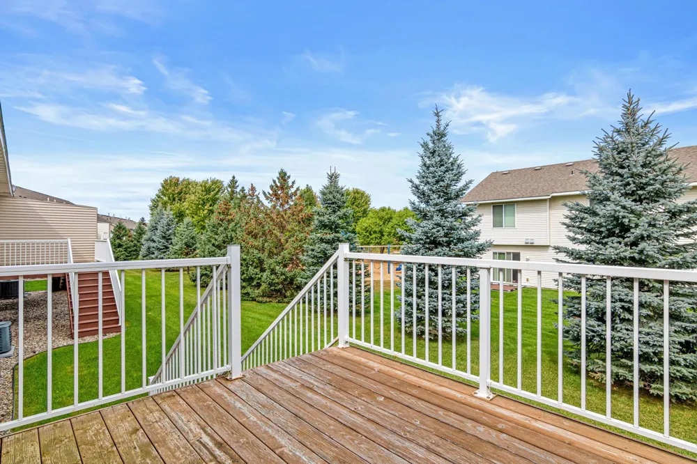 4151 Blakewood Drive Shakopee, MN 55379