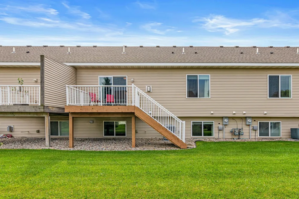 4151 Blakewood Drive Shakopee, MN 55379