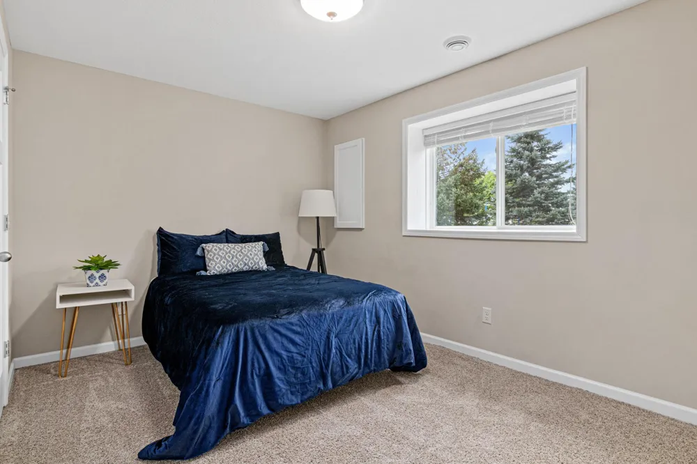 4151 Blakewood Drive Shakopee, MN 55379