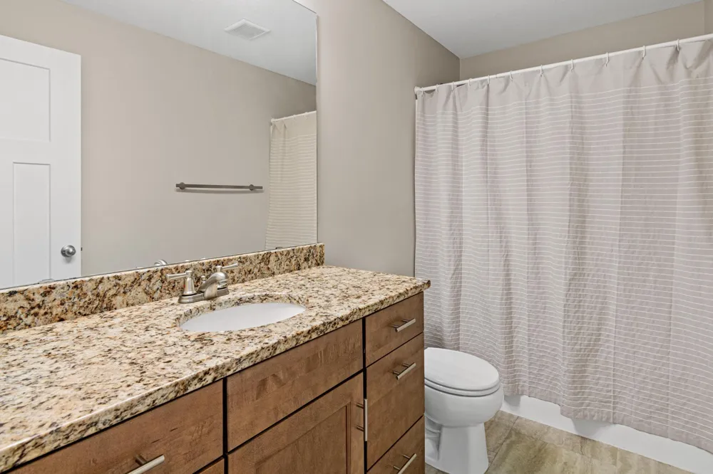 4151 Blakewood Drive Shakopee, MN 55379