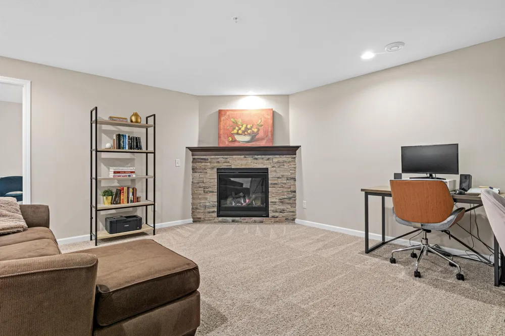 4151 Blakewood Drive Shakopee, MN 55379