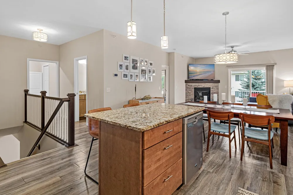 4151 Blakewood Drive Shakopee, MN 55379