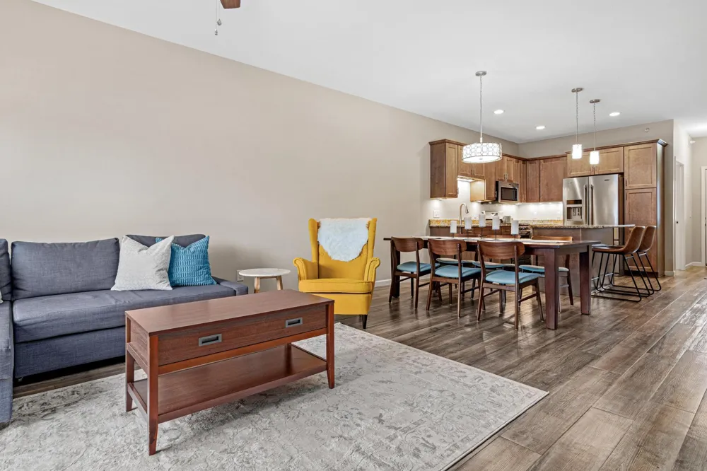 4151 Blakewood Drive Shakopee, MN 55379