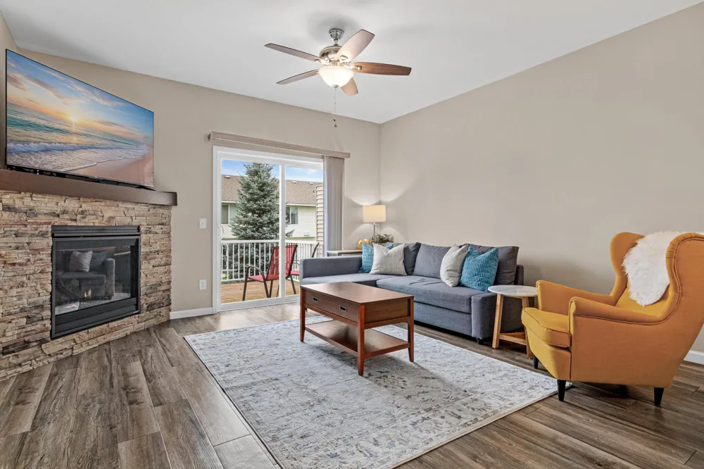4151 Blakewood Drive Shakopee, MN 55379