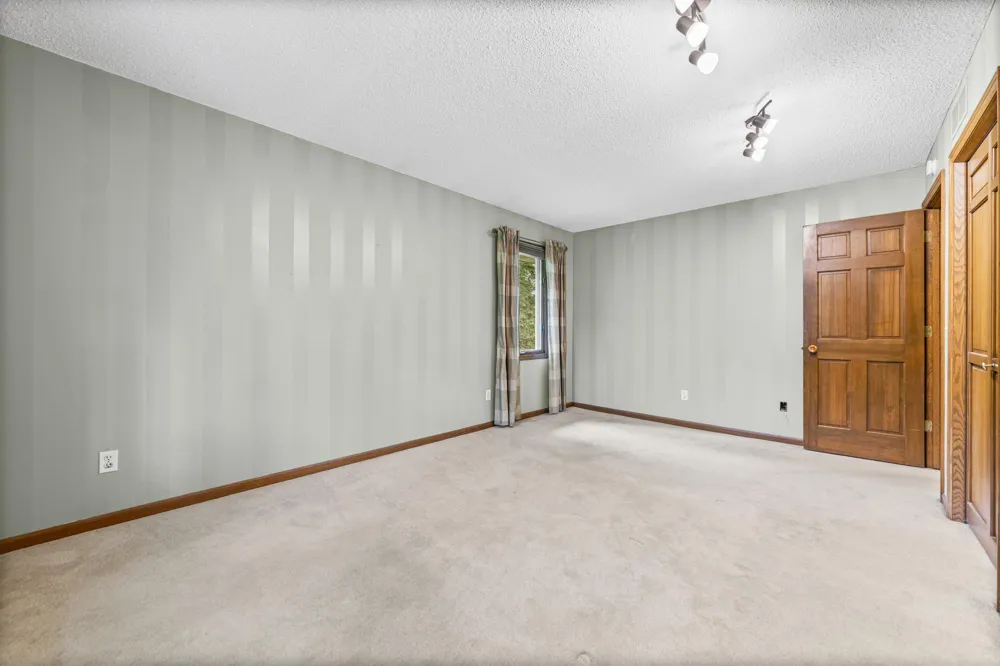 14136 Frontier Lane Burnsville, MN 55337