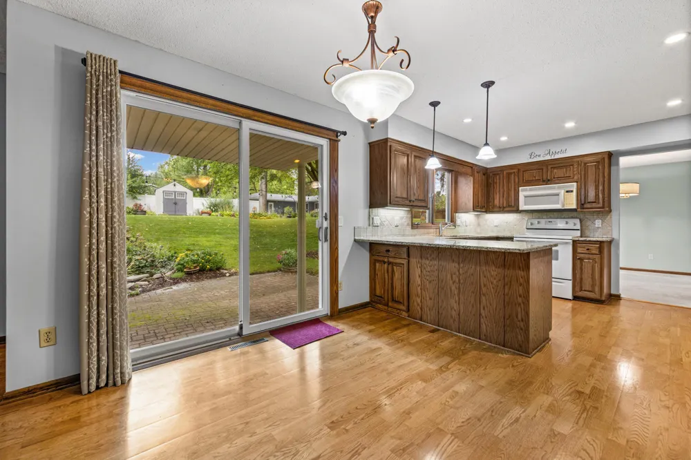 14136 Frontier Lane Burnsville, MN 55337