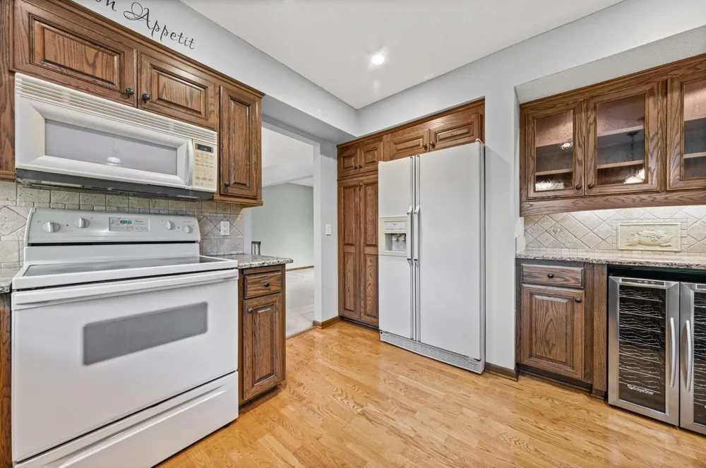 14136 Frontier Lane Burnsville, MN 55337