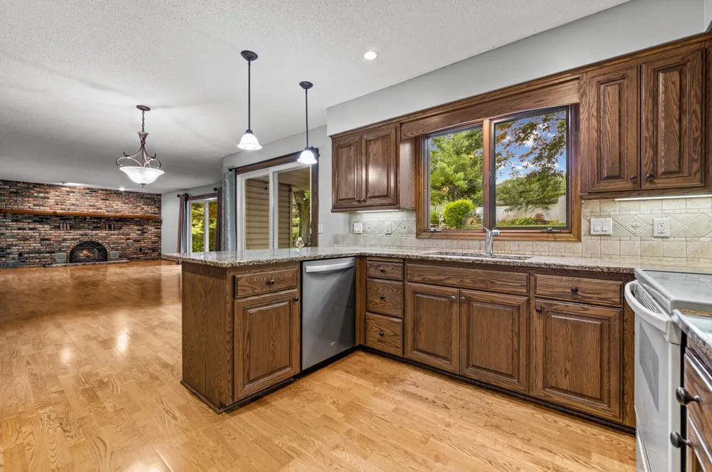14136 Frontier Lane Burnsville, MN 55337